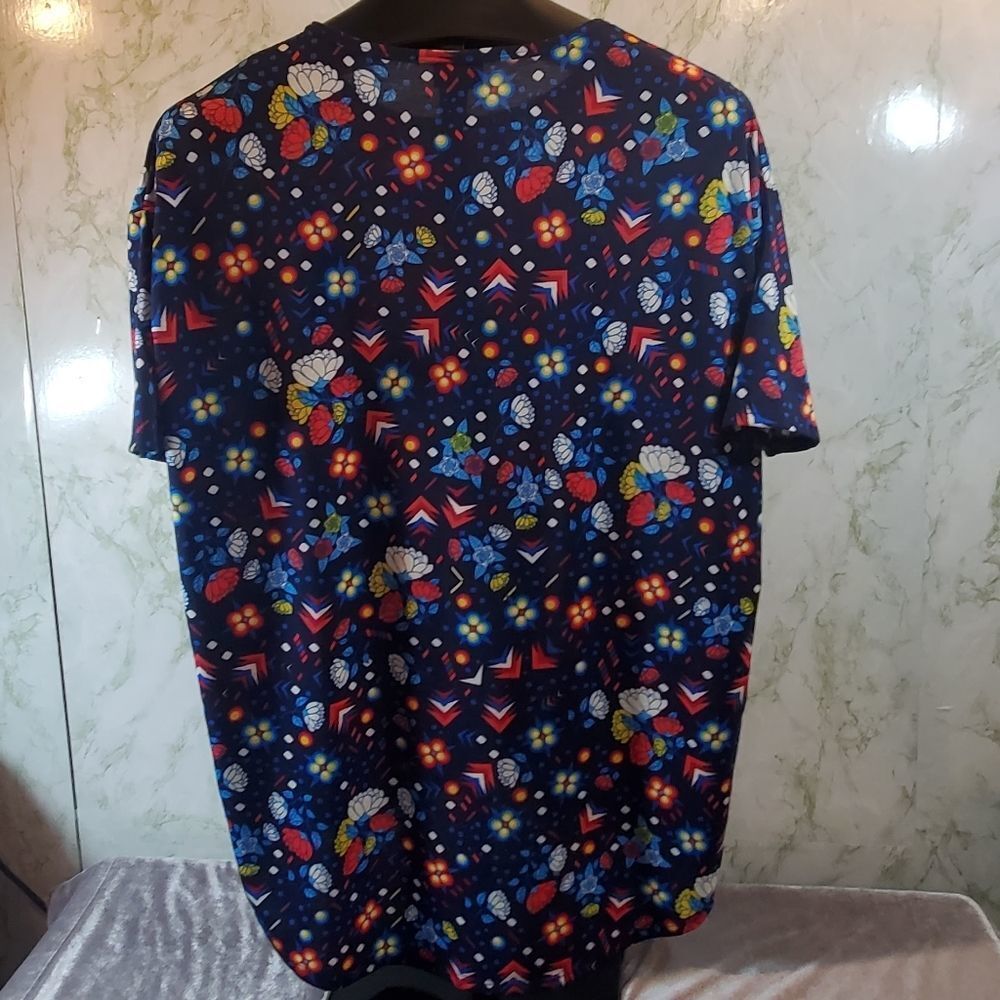 LuLaRoe Top - Picture 6 of 8